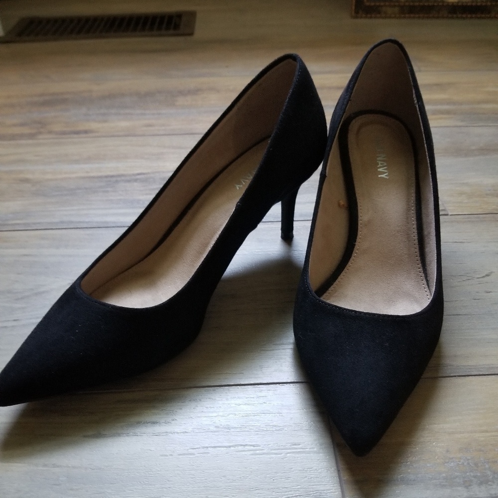 Old Navy black kitten heels